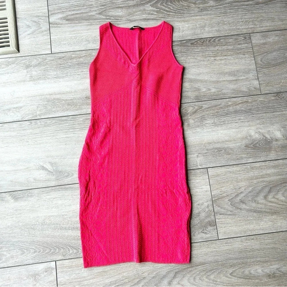 Guess V Neck Sleeveless Knitted Bodycon Dress - Picture 4 of 15